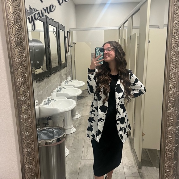 Meet your Posher, Cassidy - Picture 4 of 12